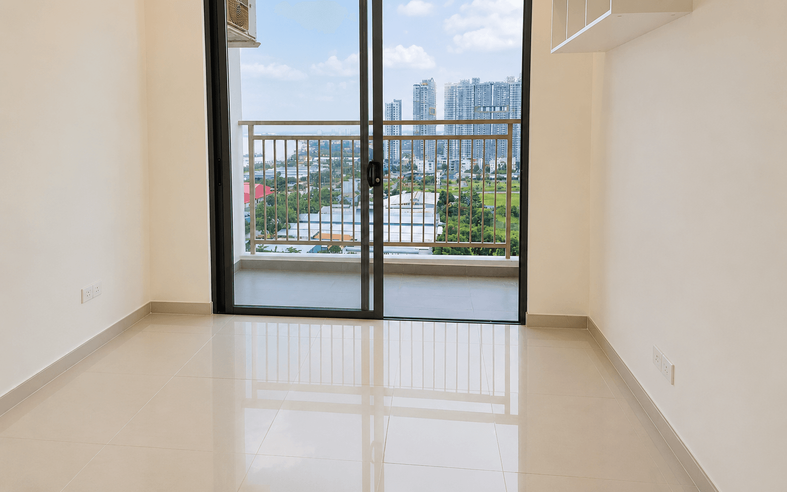 Q7 Saigon Riverside - Ảnh 1