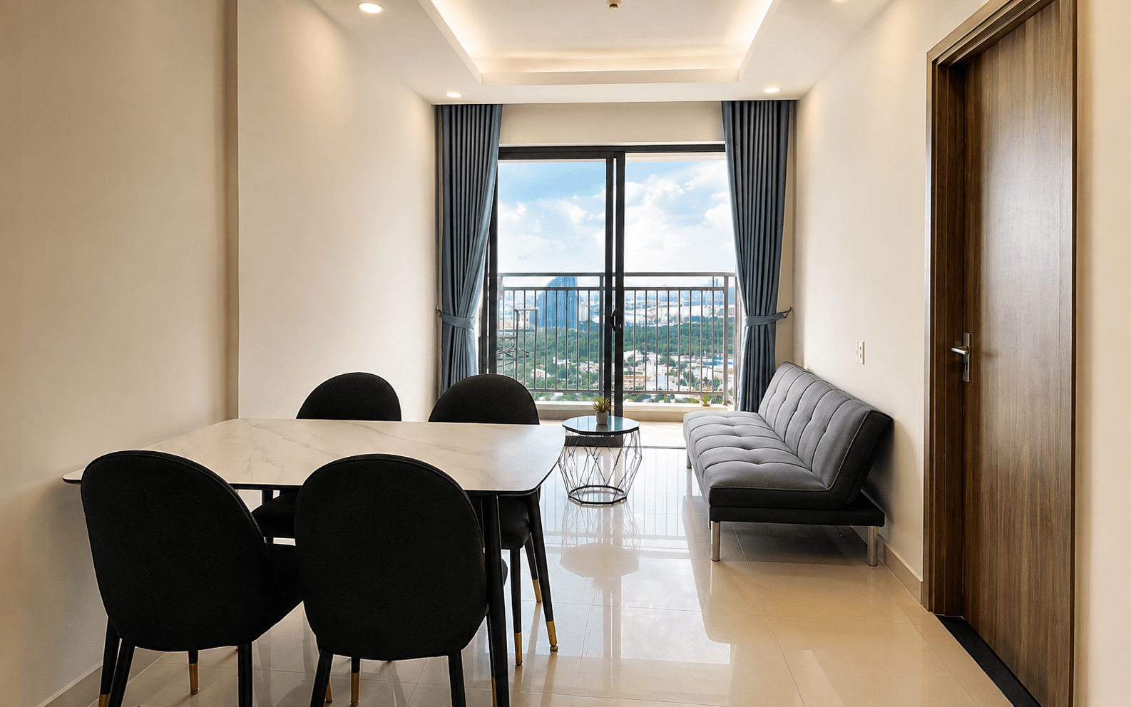 Q7 Saigon Riverside - Ảnh 1